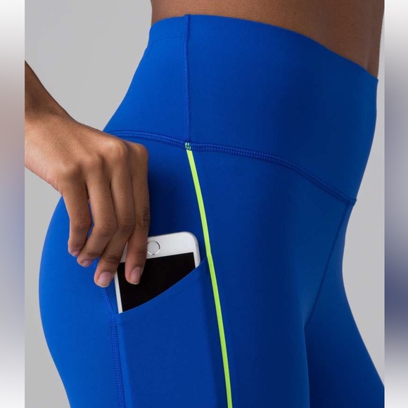 Lululemon SeaWheeze “Chase Me” Crop 4 - Picture 2 of 8